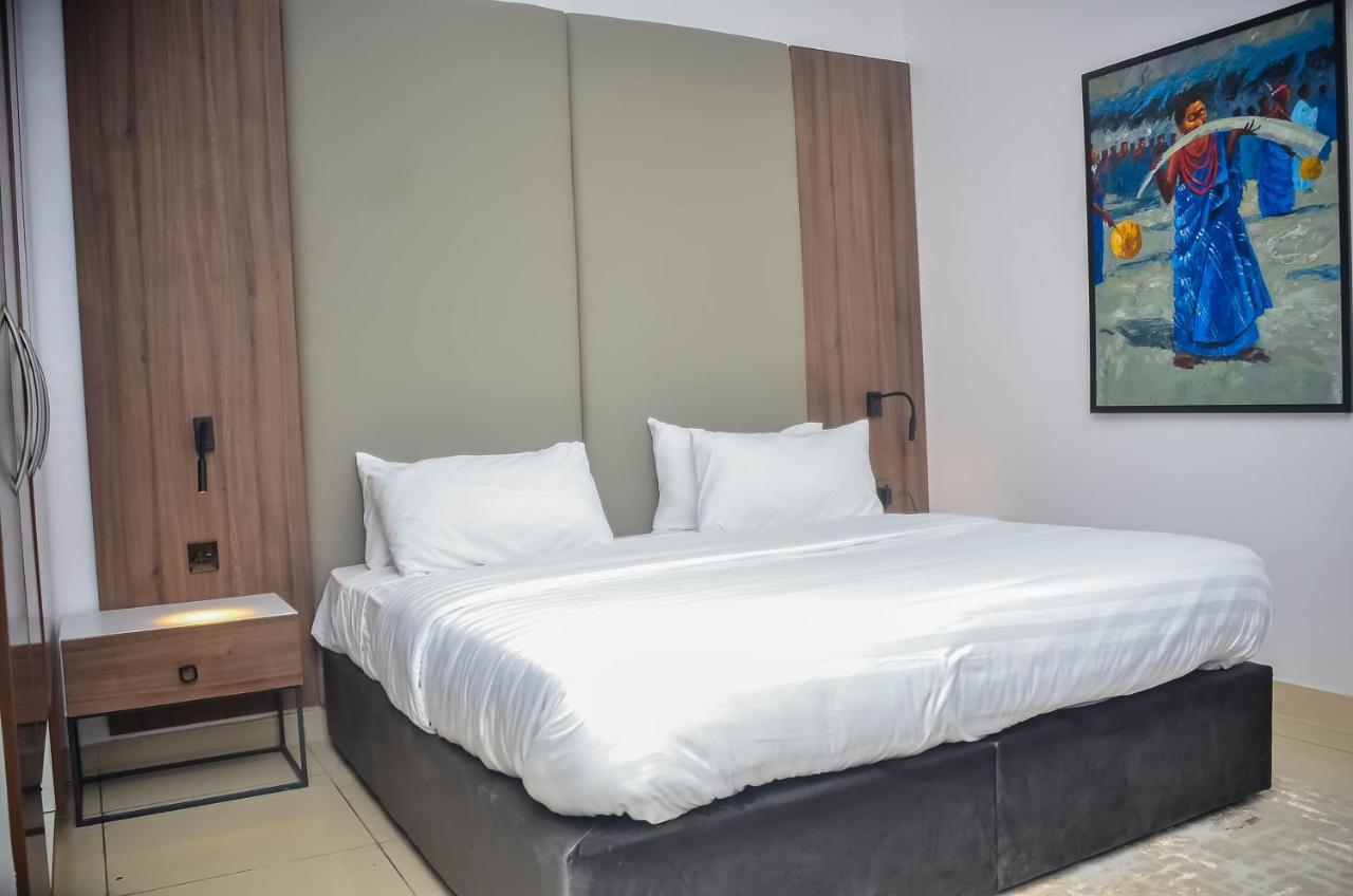 Guided Hospitality - Luxury Accommodations Лагос Екстериор снимка