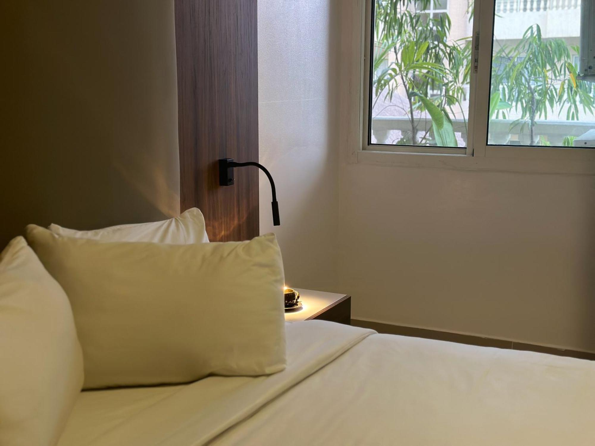 Guided Hospitality - Luxury Accommodations Лагос Екстериор снимка