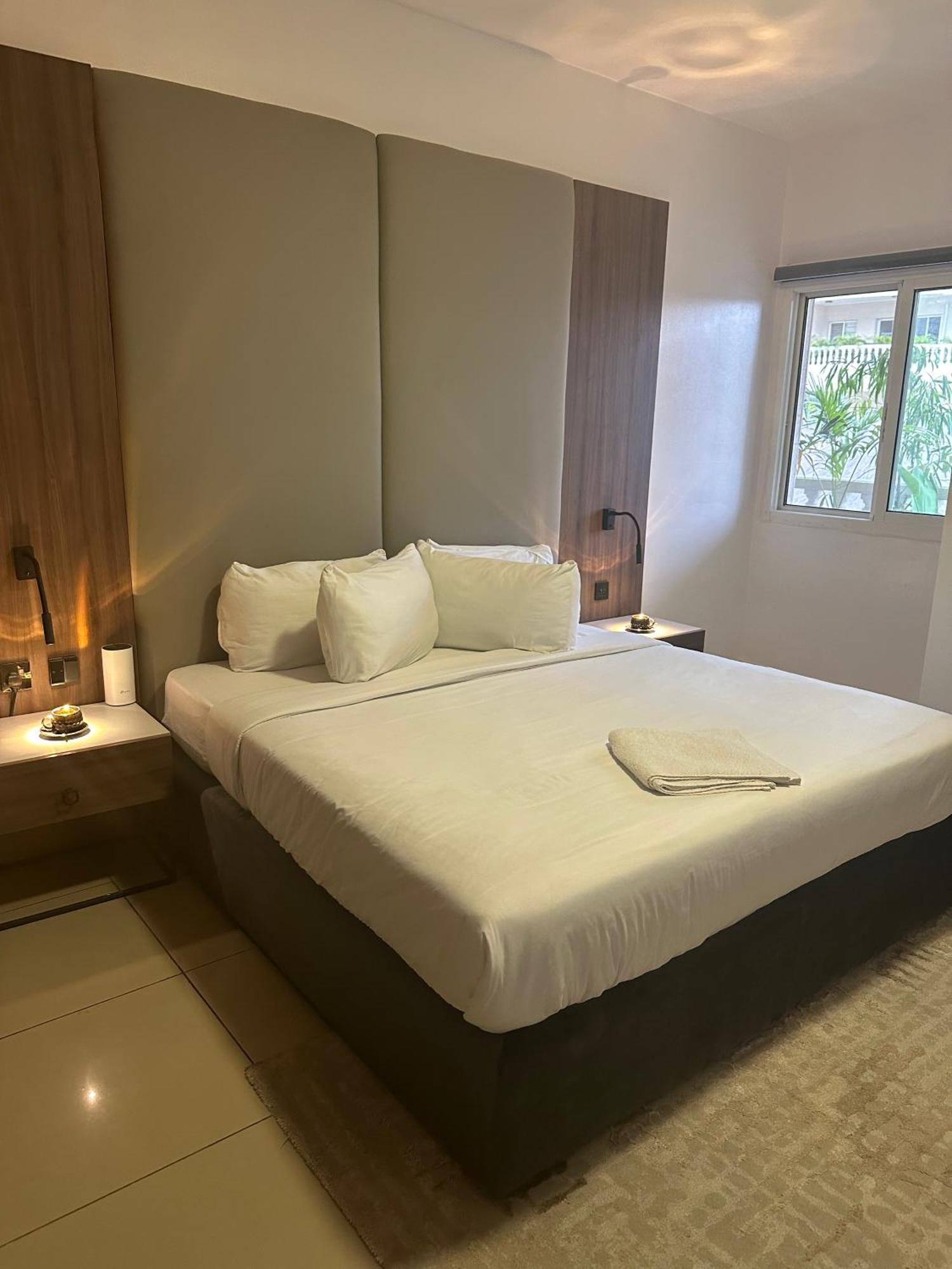 Guided Hospitality - Luxury Accommodations Лагос Екстериор снимка